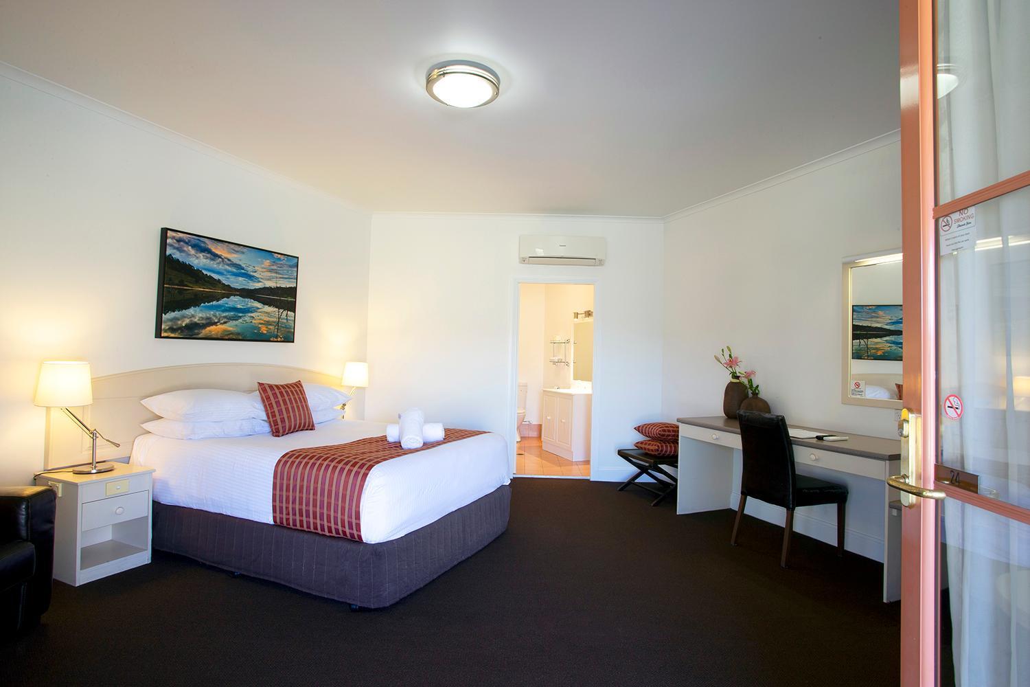 Bowen Inn Motel Литгоу Экстерьер фото