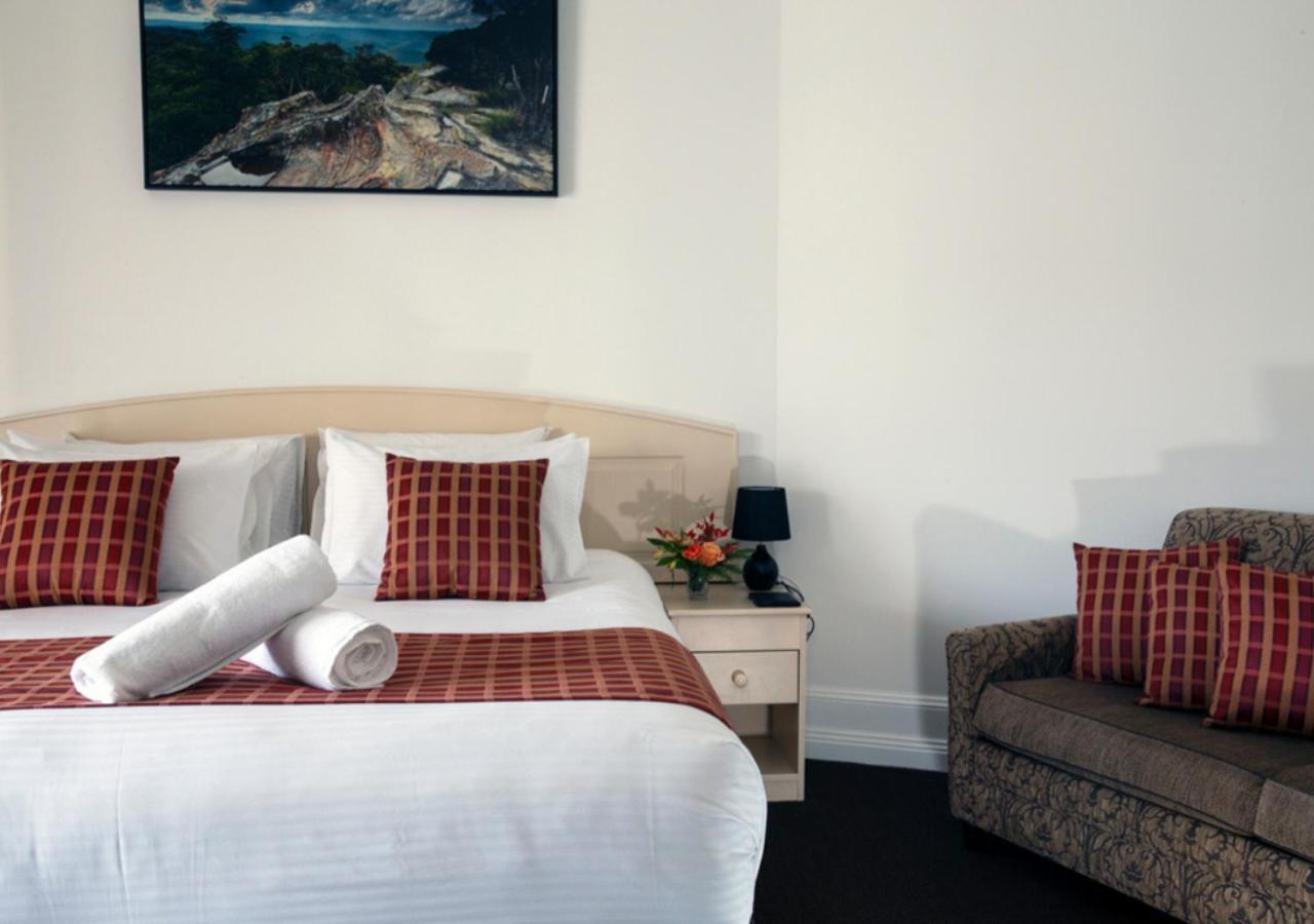 Bowen Inn Motel Литгоу Экстерьер фото