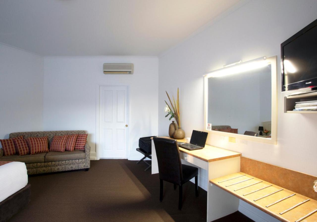 Bowen Inn Motel Литгоу Экстерьер фото