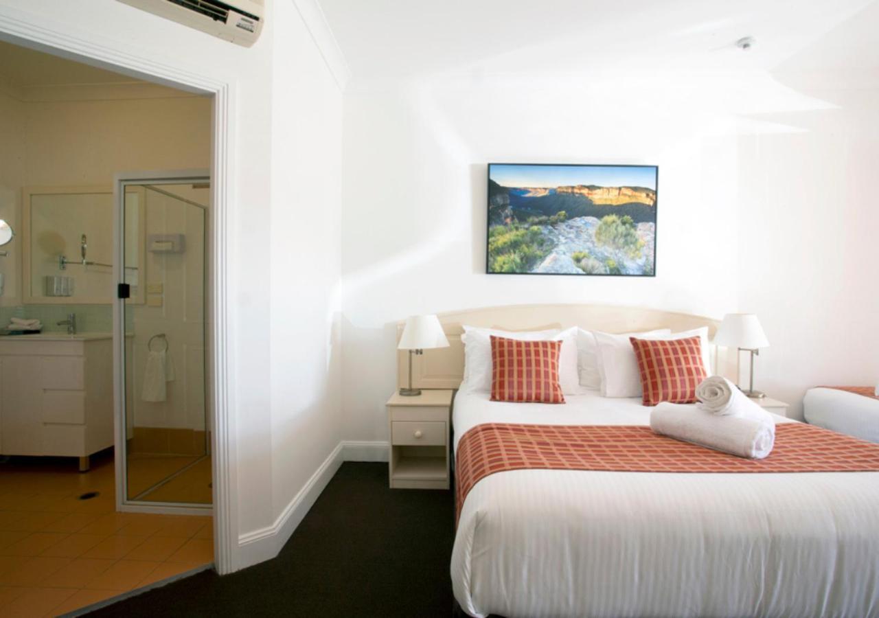 Bowen Inn Motel Литгоу Экстерьер фото