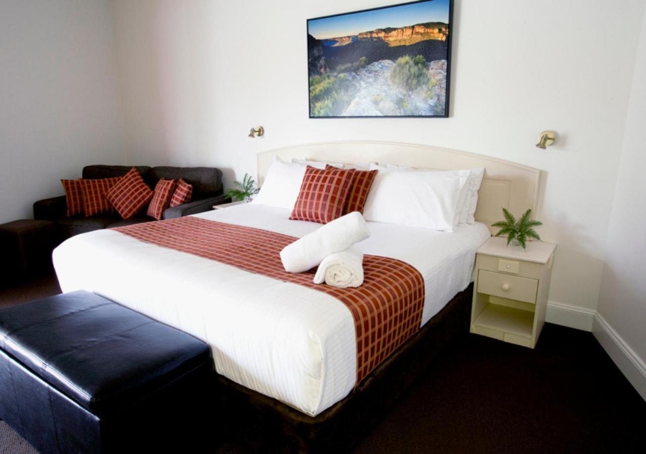 Bowen Inn Motel Литгоу Экстерьер фото